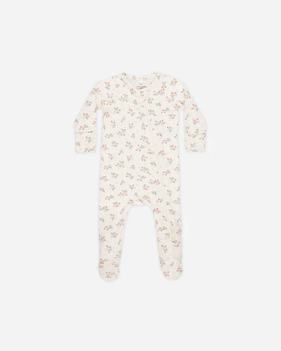 QUINCY MAE BAMBOO ZIP SLEEPER - STRAWBERRIES