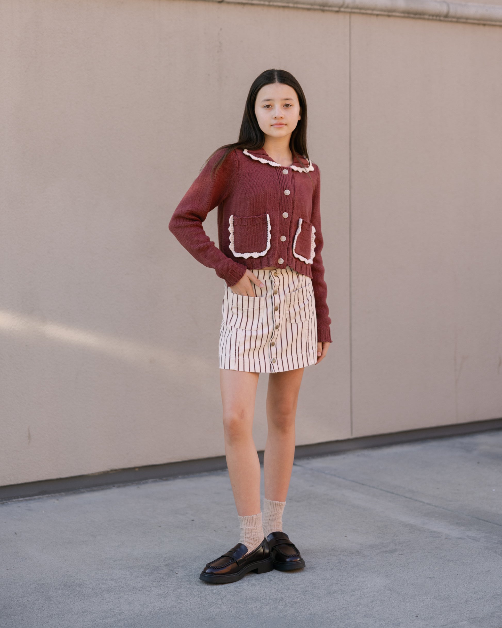 RYLEE + CRU TEEN DENVER MINI SKIRT - BURGUNDY STRIPE