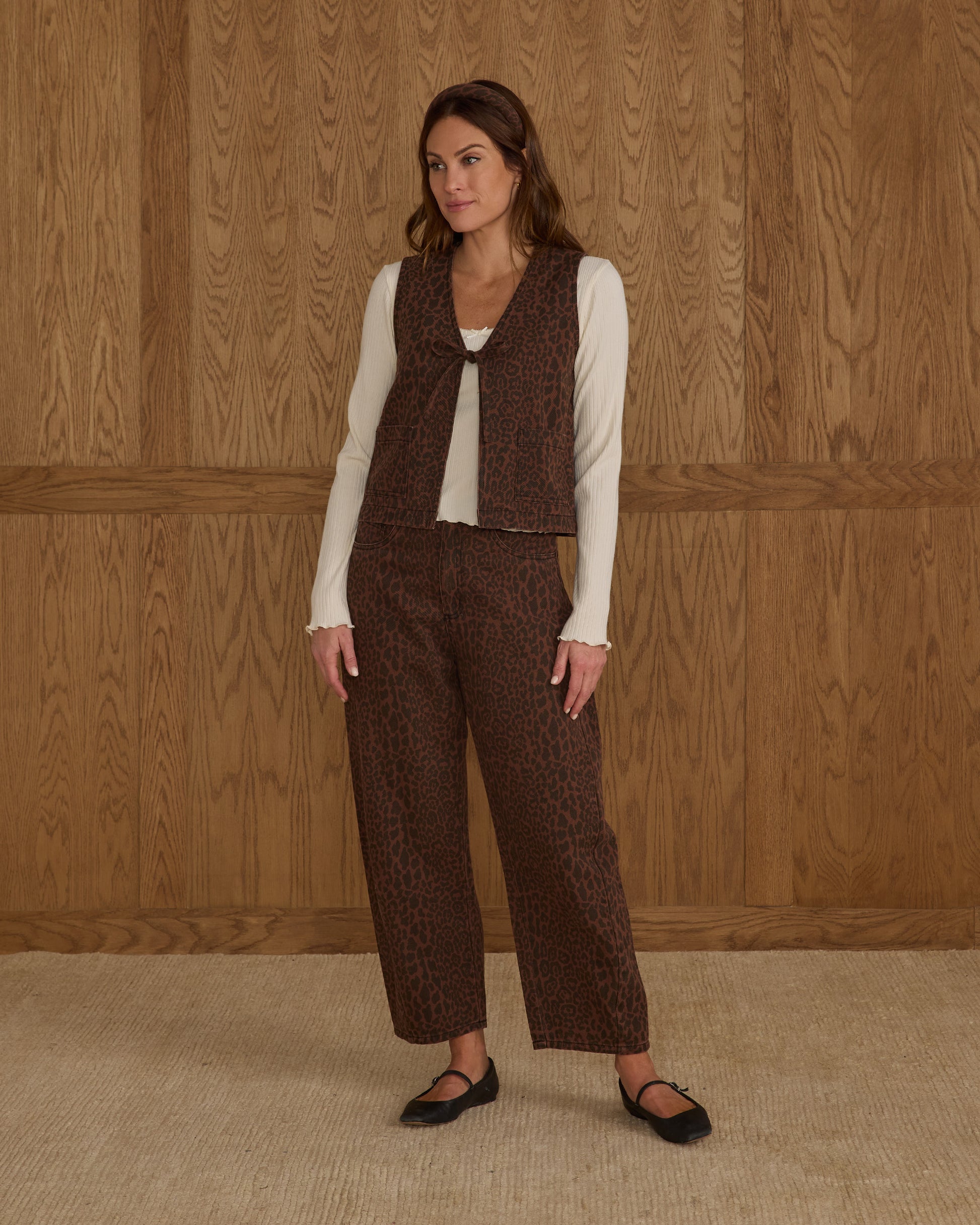 RYLEE + CRU BARREL JEANS - LEOPARD