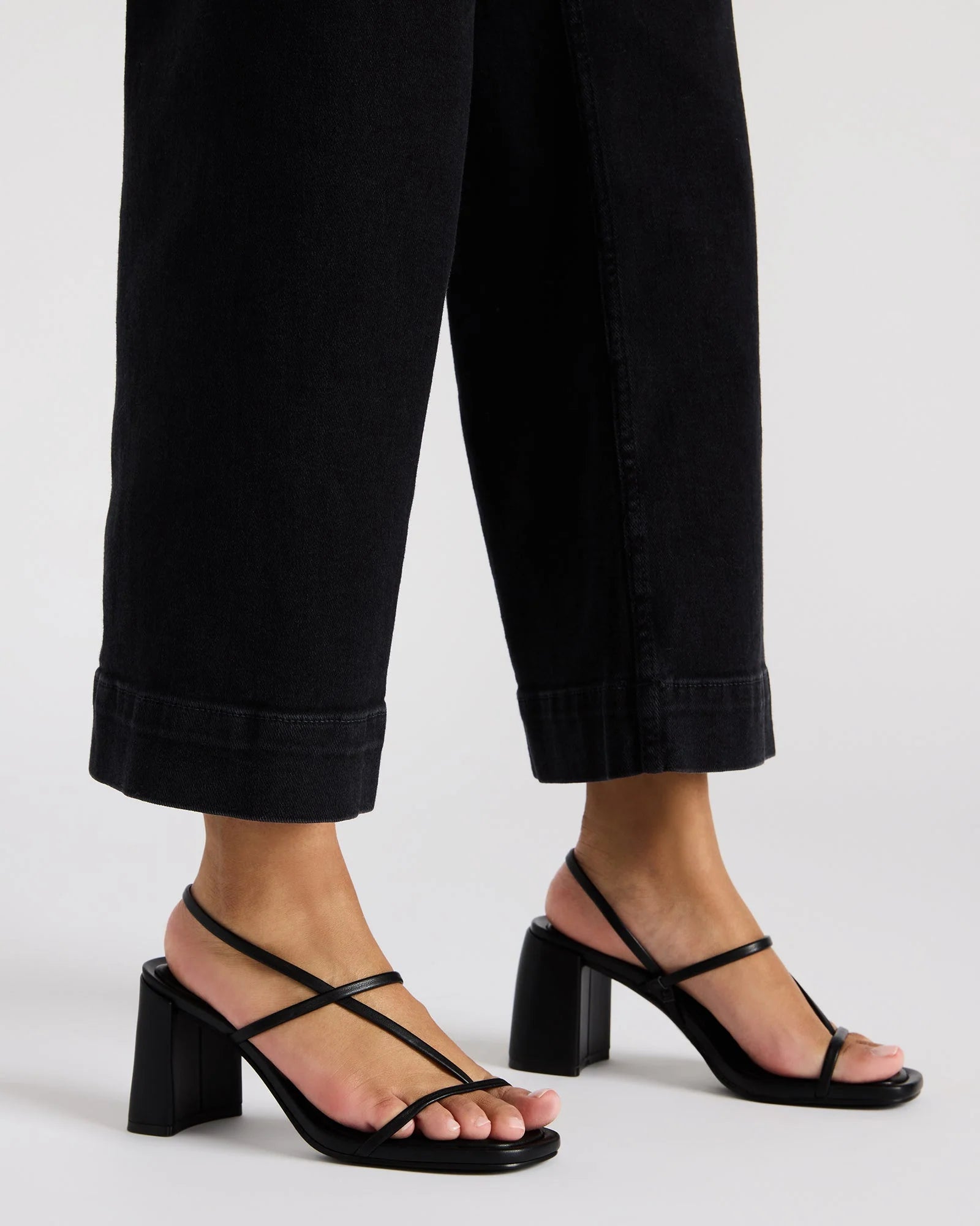 STEVE MADDEN DIORA HEEL SANDAL - BLACK