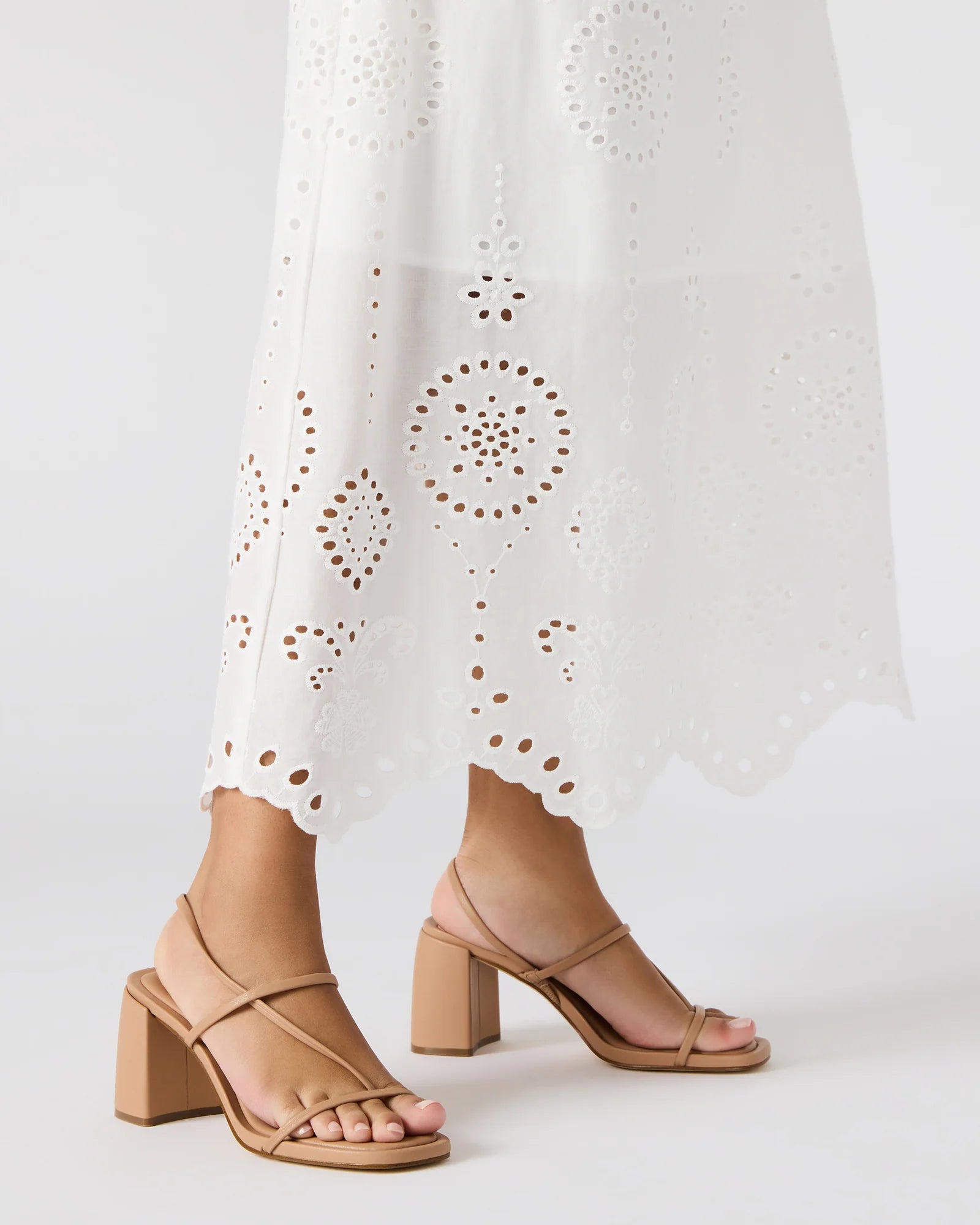 STEVE MADDEN DIORA HEEL SANDAL - NATURAL