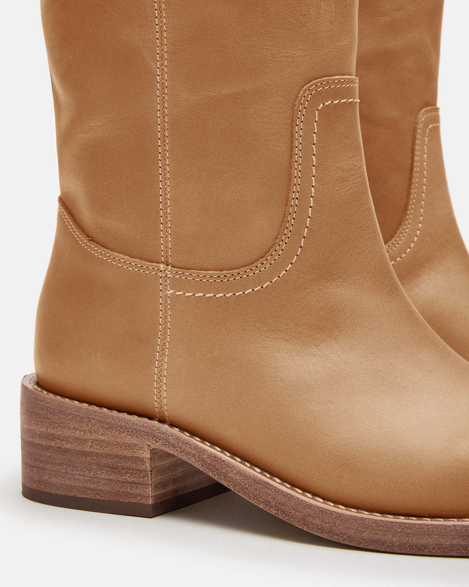 STEVE MADDEN RIGGSS LEATHER BOOT - TAN