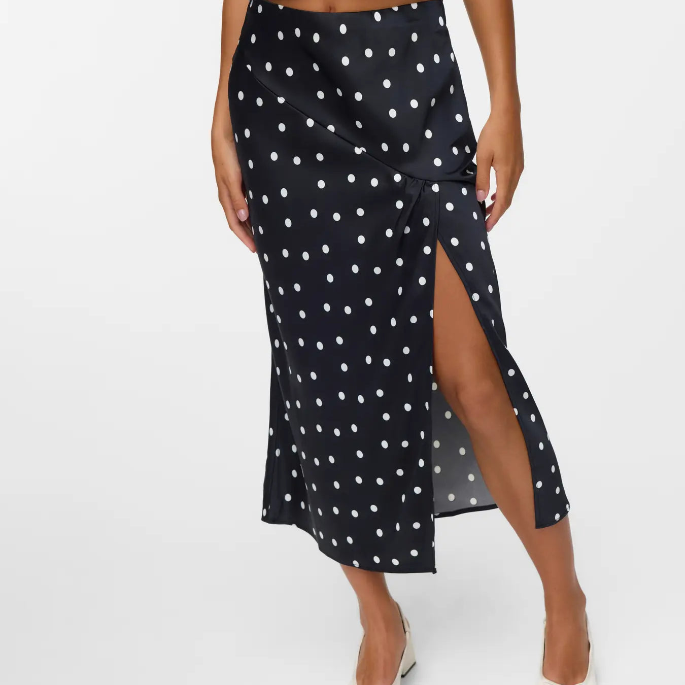 VM KIMA SLIT MIDI SKIRT - BLACK DOTS