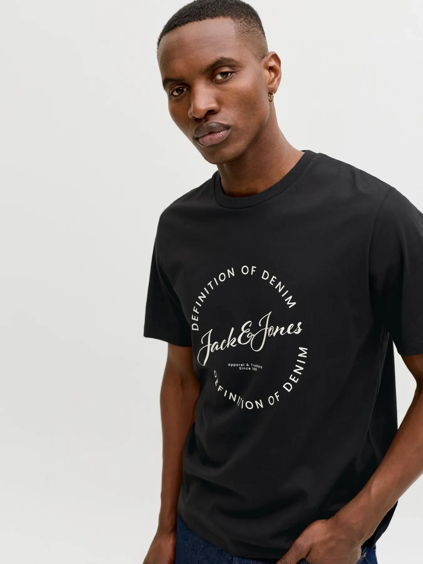 JJ GRAYSON TEE - BLACK