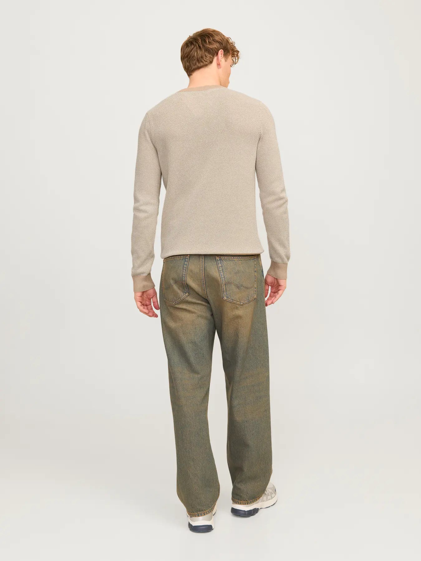 JJ GLOBE KNIT CREW NECK SWEATER - OATMEAL