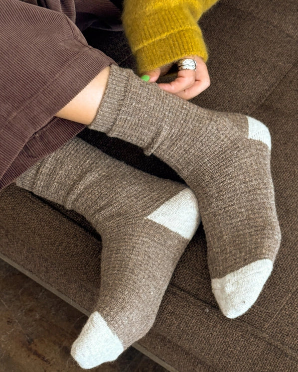 LE BON SHOPPE WOOL WAFFLED SOCKS - BROWN