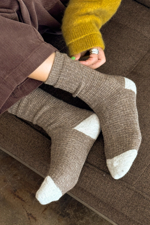 LE BON SHOPPE WOOL WAFFLED SOCKS - BROWN