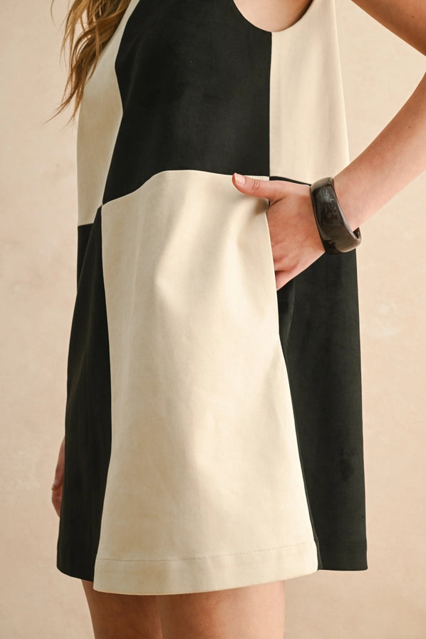 CONTRASTED SHIFT DRESS - BLACK