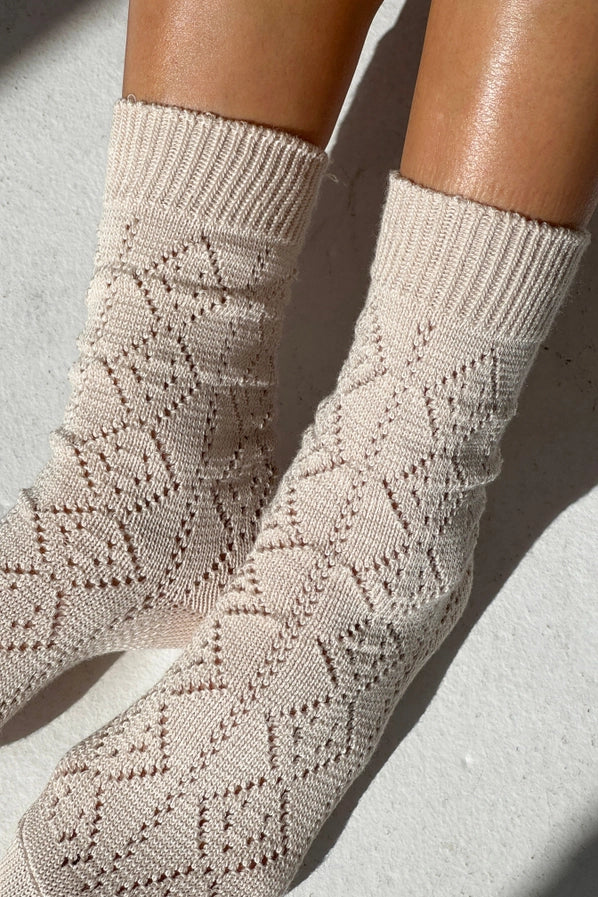 LE BON SHOPPE POINTELLE EYELET SOCK - OYSTER