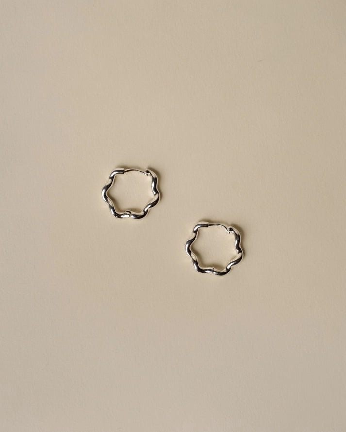 ELSIE TWIST HOOP EARRINGS - SILVER