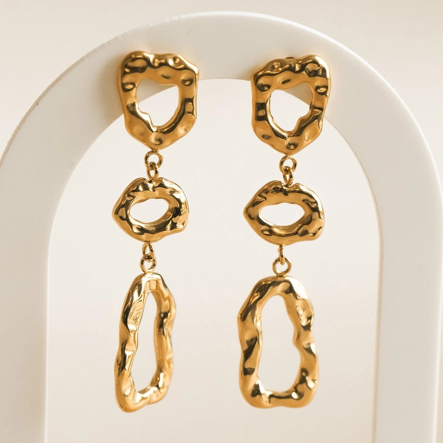 MARTHO HAMMERED DROP EARRINGS - GOLD