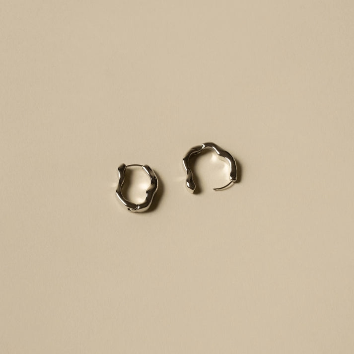 PAYTON WIGGLE EARRINGS - SILVER