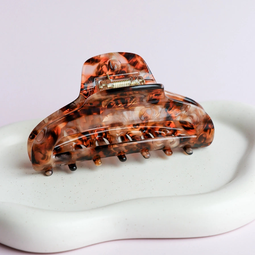 THE LYDIA CLAW CLIP - BROWN