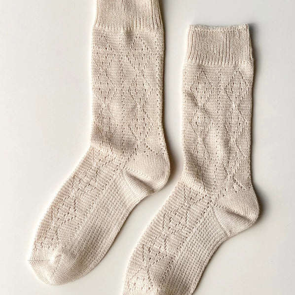 LE BON SHOPPE POINTELLE EYELET SOCK - OYSTER