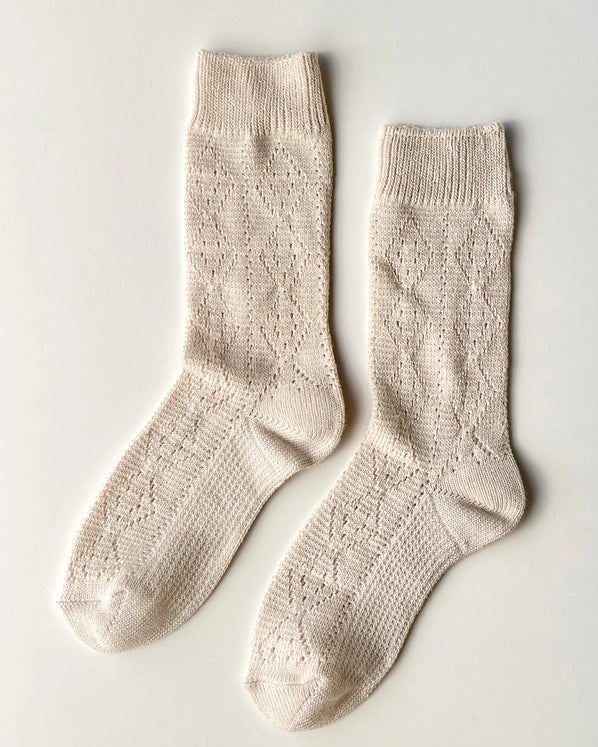 LE BON SHOPPE POINTELLE EYELET SOCK - OYSTER