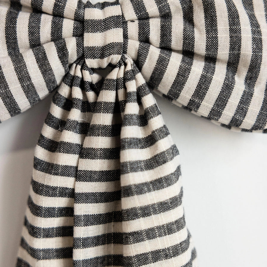 STRIPED FABRIC BOW GARLAND - CHARCOAL