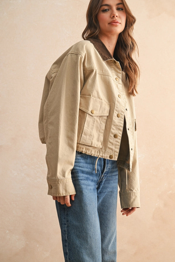 THE CROPPED UTILITY JACKET - BEIGE