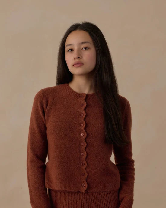 RYLEE + CRU TEEN SCALLOP CARDIGAN - BRICK
