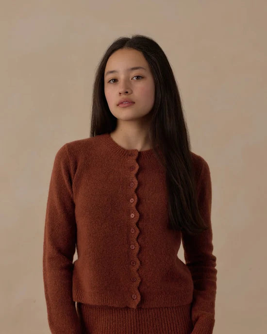 RYLEE + CRU TEEN SCALLOP CARDIGAN - BRICK