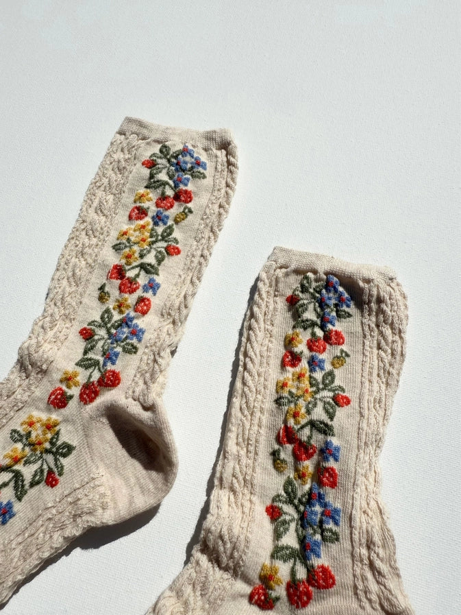 WILD STRAWBERRY SOCKS - CREAM