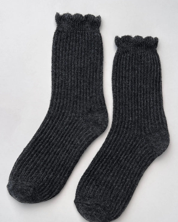 LE BON SHOPPE LINEN SCALLOP SOCKS - CHARCOAL