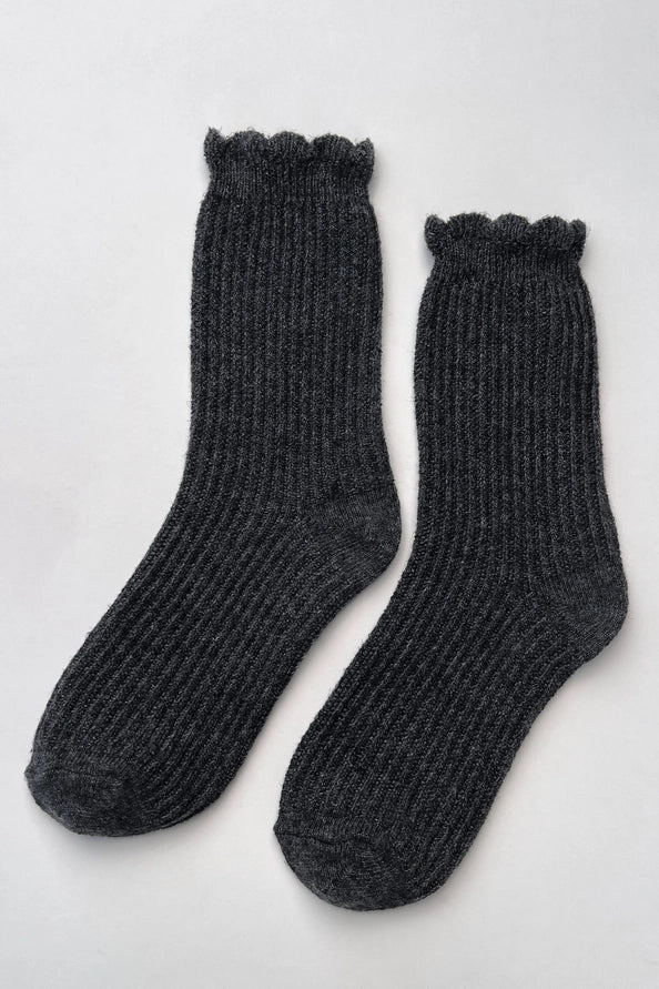 LE BON SHOPPE LINEN SCALLOP SOCKS - CHARCOAL