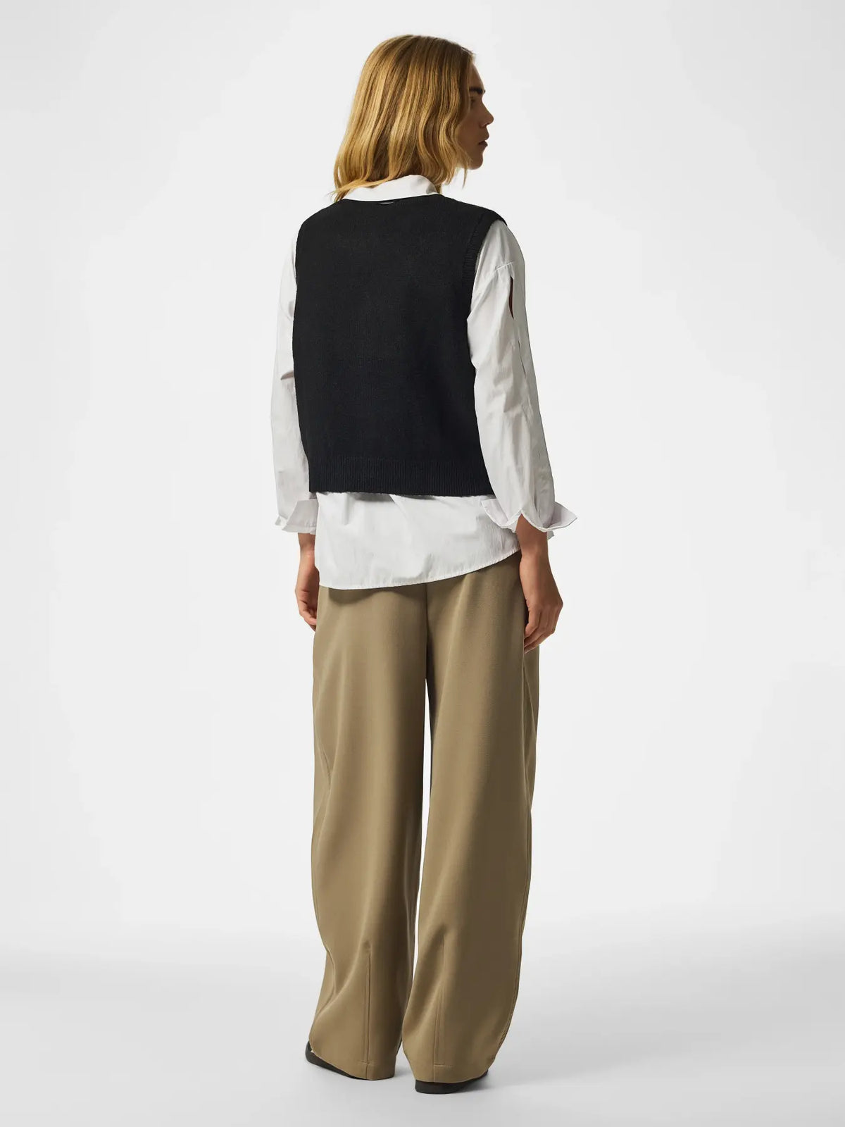 PIECES SALLY V NECK VEST - BLACK