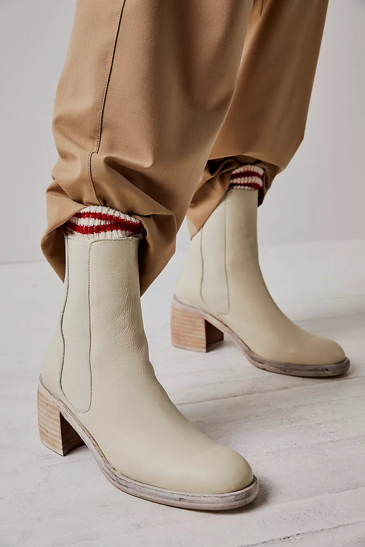 FREE PEOPLE ESSENTIAL CHELSEA BOOT - IVORY