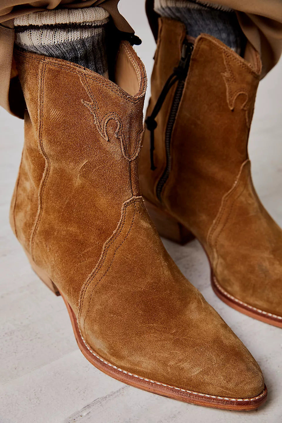 FREE PEOPLE NEW FRONTIER WESTERN BOOT - CAMEL SUEDE