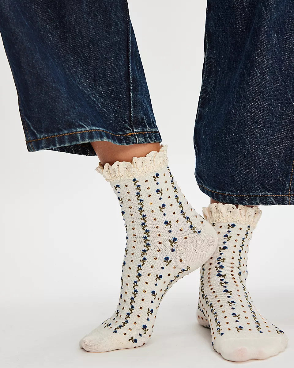 FREE PEOPLE ROSEBUD WAFFLE SOCKS - IVORY