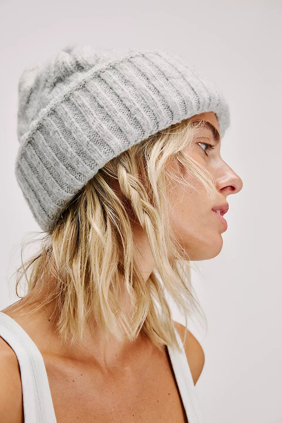 FREE PEOPLE COAST LINE BEANIE - GREY