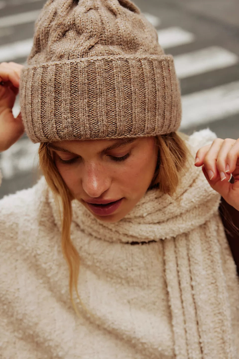 FREE PEOPLE COAST LINE BEANIE - FAWN