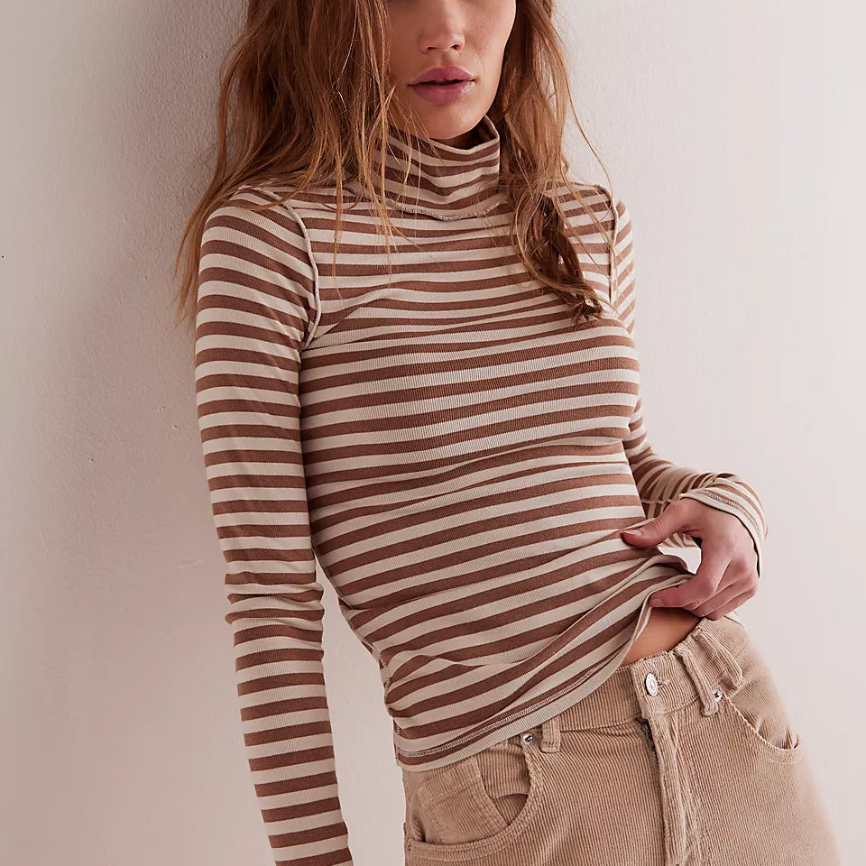 FREE PEOPLE GOOD GOOD TURTLENECK - OTTER COMBO