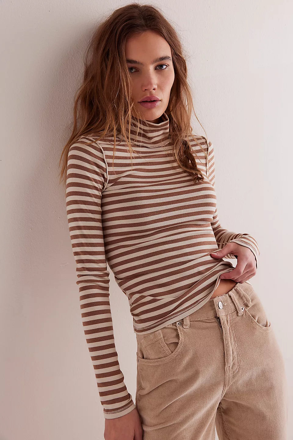 FREE PEOPLE GOOD GOOD TURTLENECK - OTTER COMBO