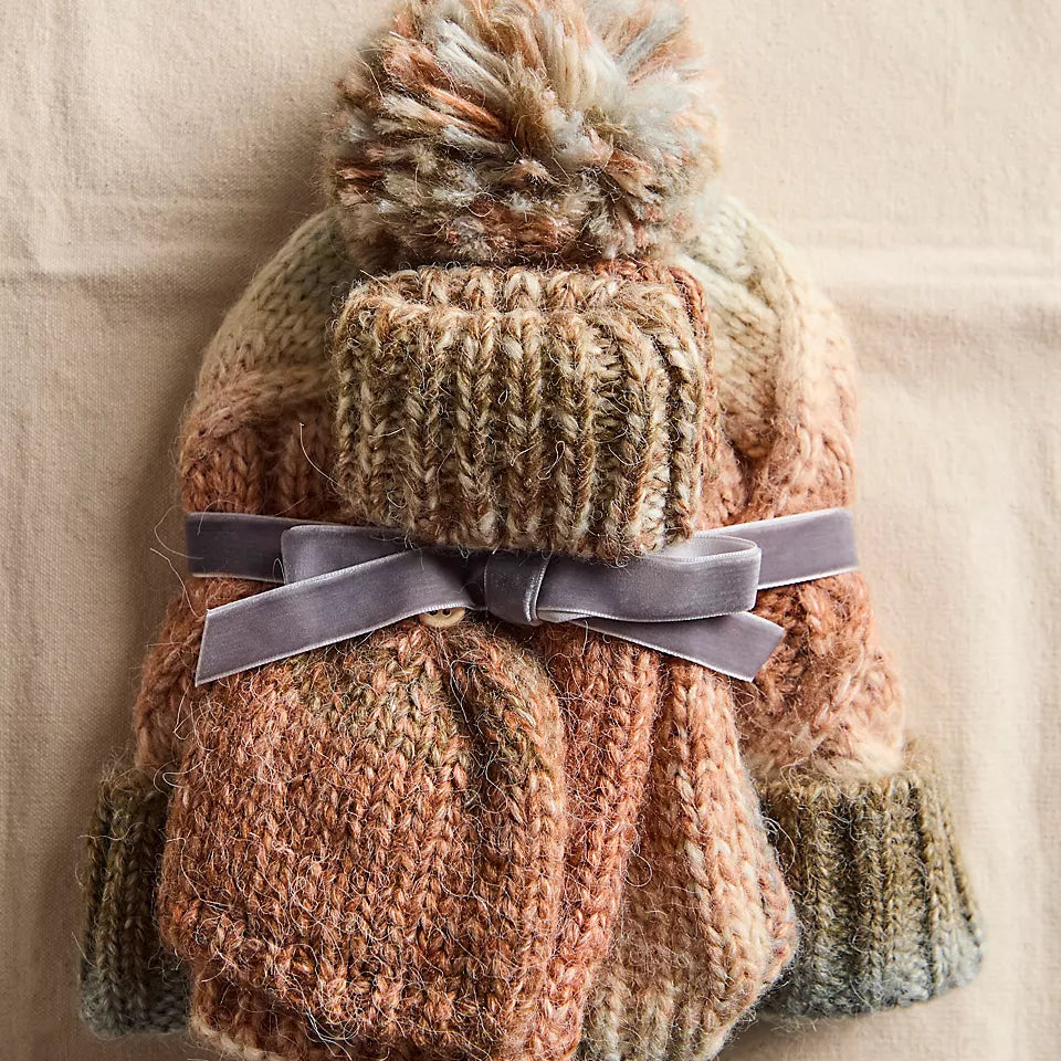 FREE PEOPLE RAINBOW RUN HAT + GLOVE SET - BLUE COMBO