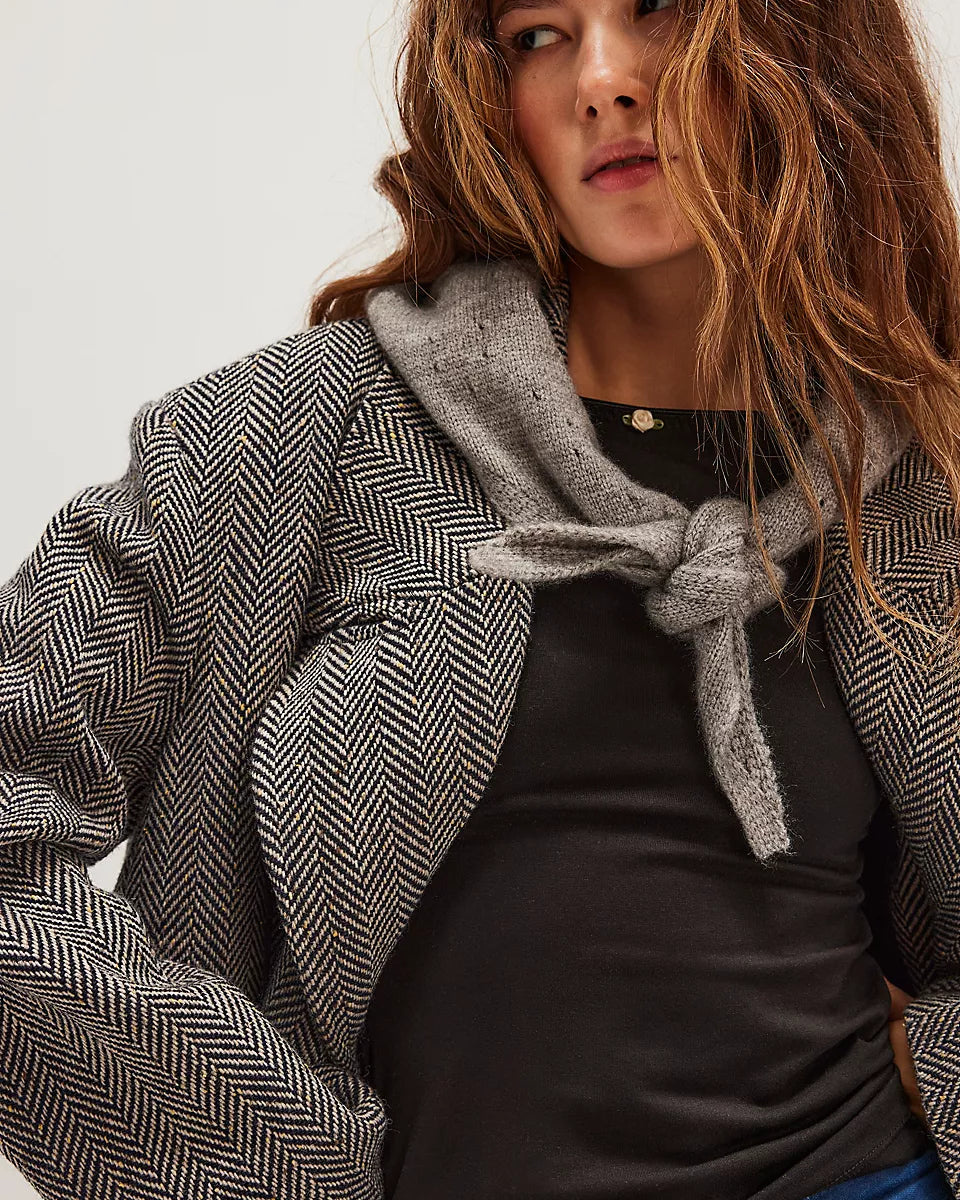 FREE PEOPLE TRIANGLE SCARF - GREY