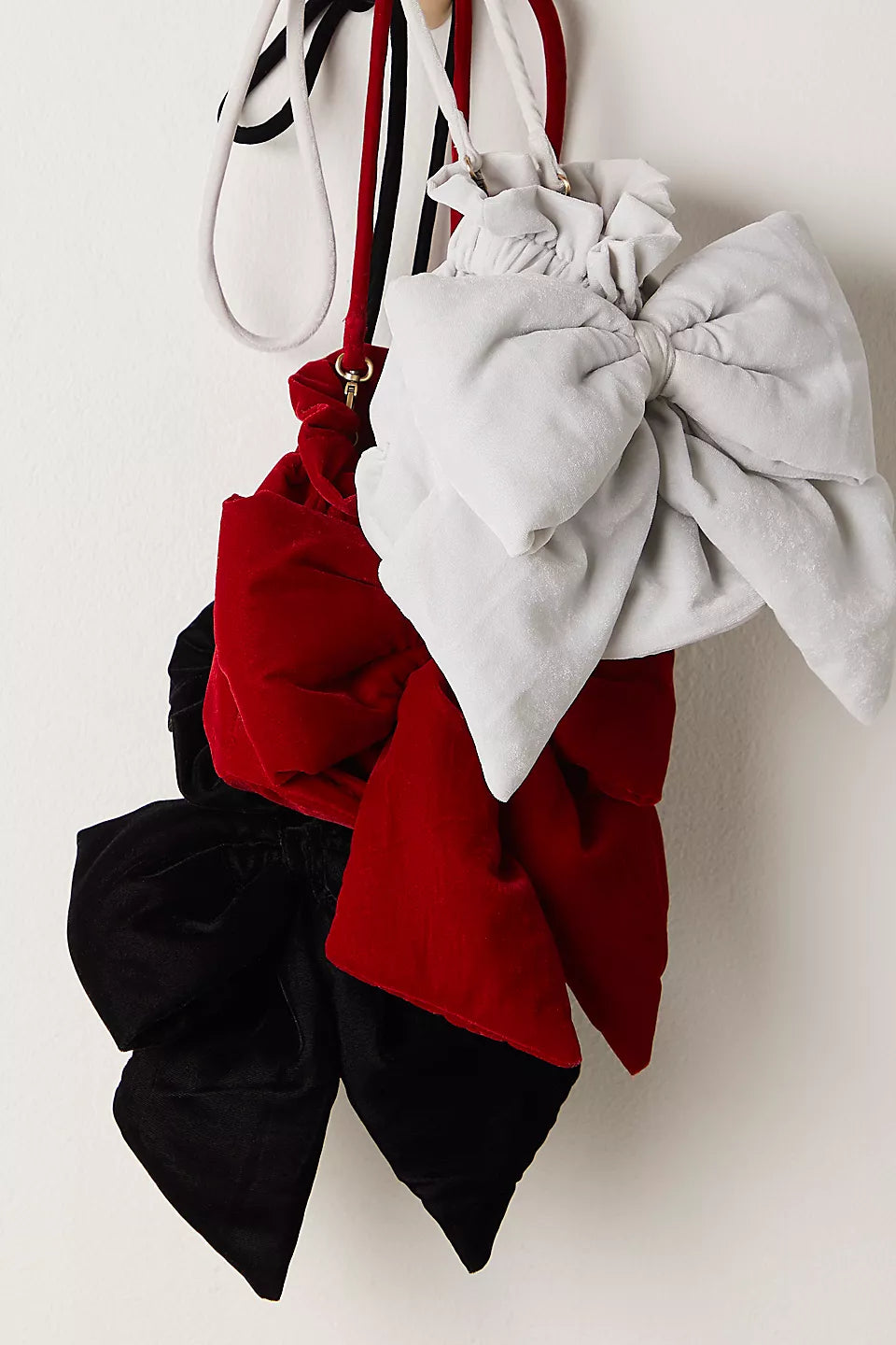 FREE PEOPLE BELLE VELVET BOW BAG - BLACK