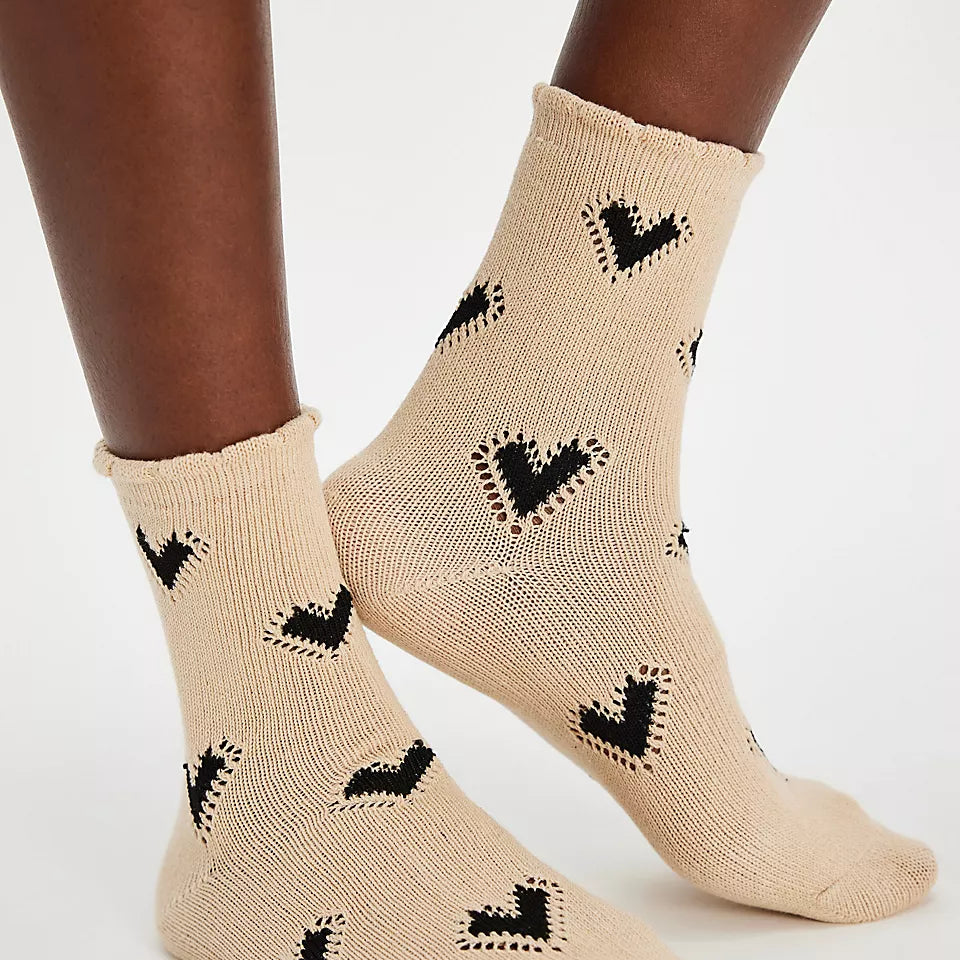 FREE PEOPLE CUPIDS BOW SOCKS - BROWN