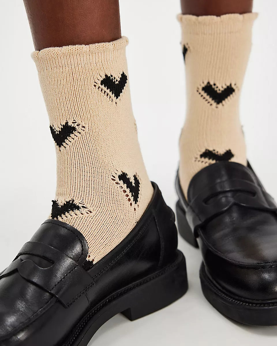 FREE PEOPLE CUPIDS BOW SOCKS - BROWN