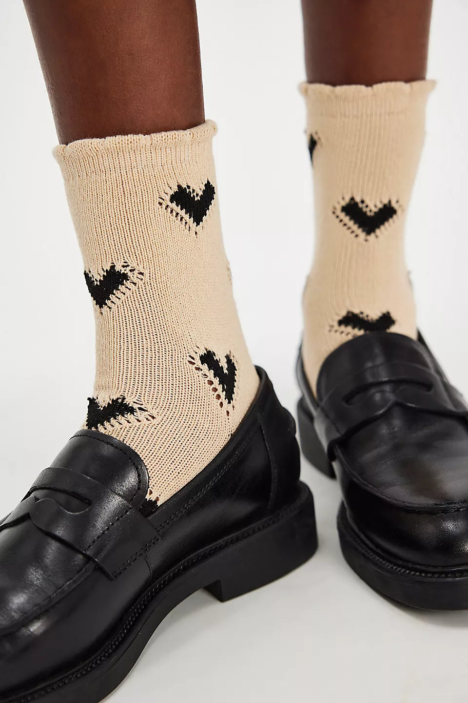 FREE PEOPLE CUPIDS BOW SOCKS - BROWN