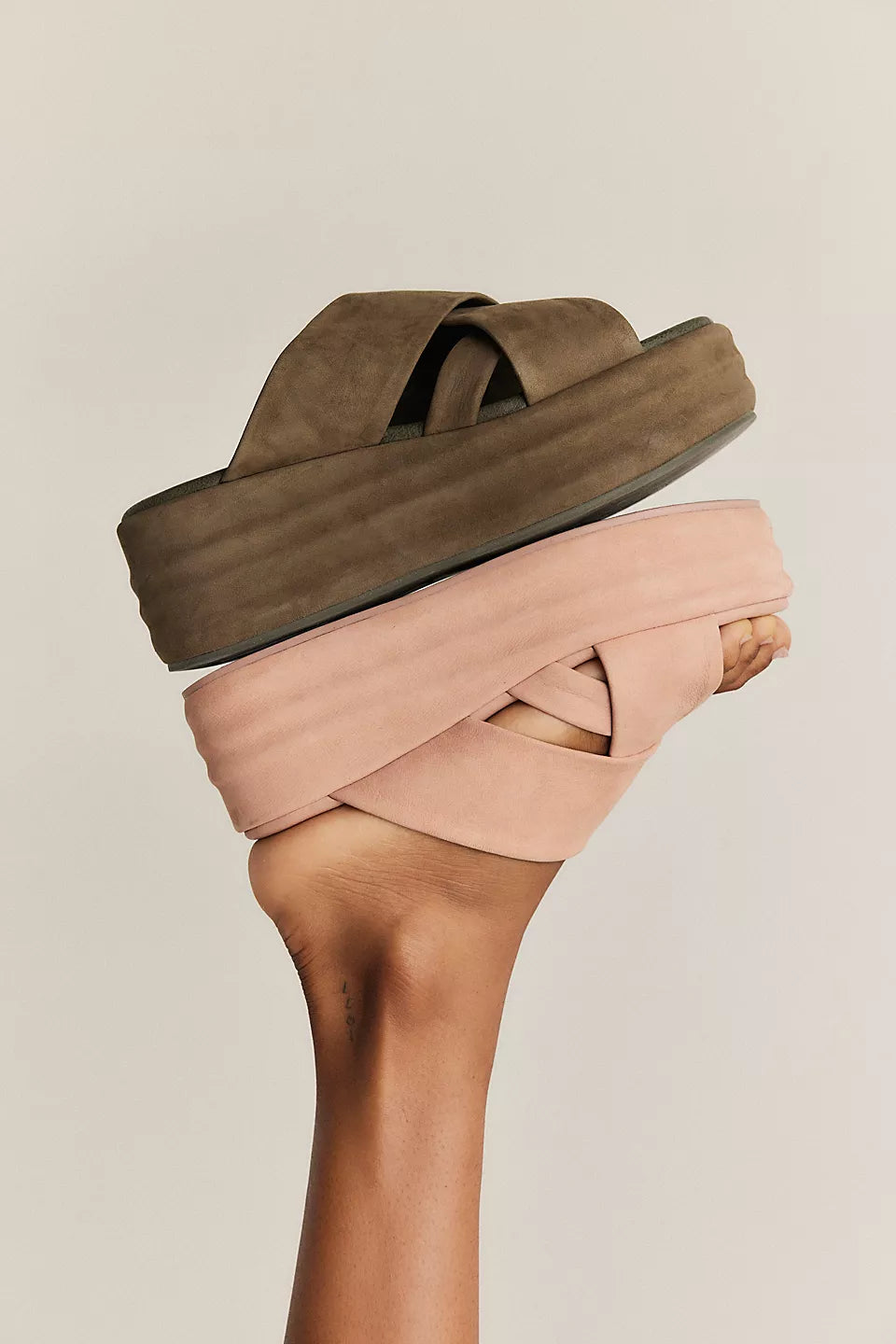 FREE PEOPLE WANDERBAY FLATFORM - DUSTY ROSE