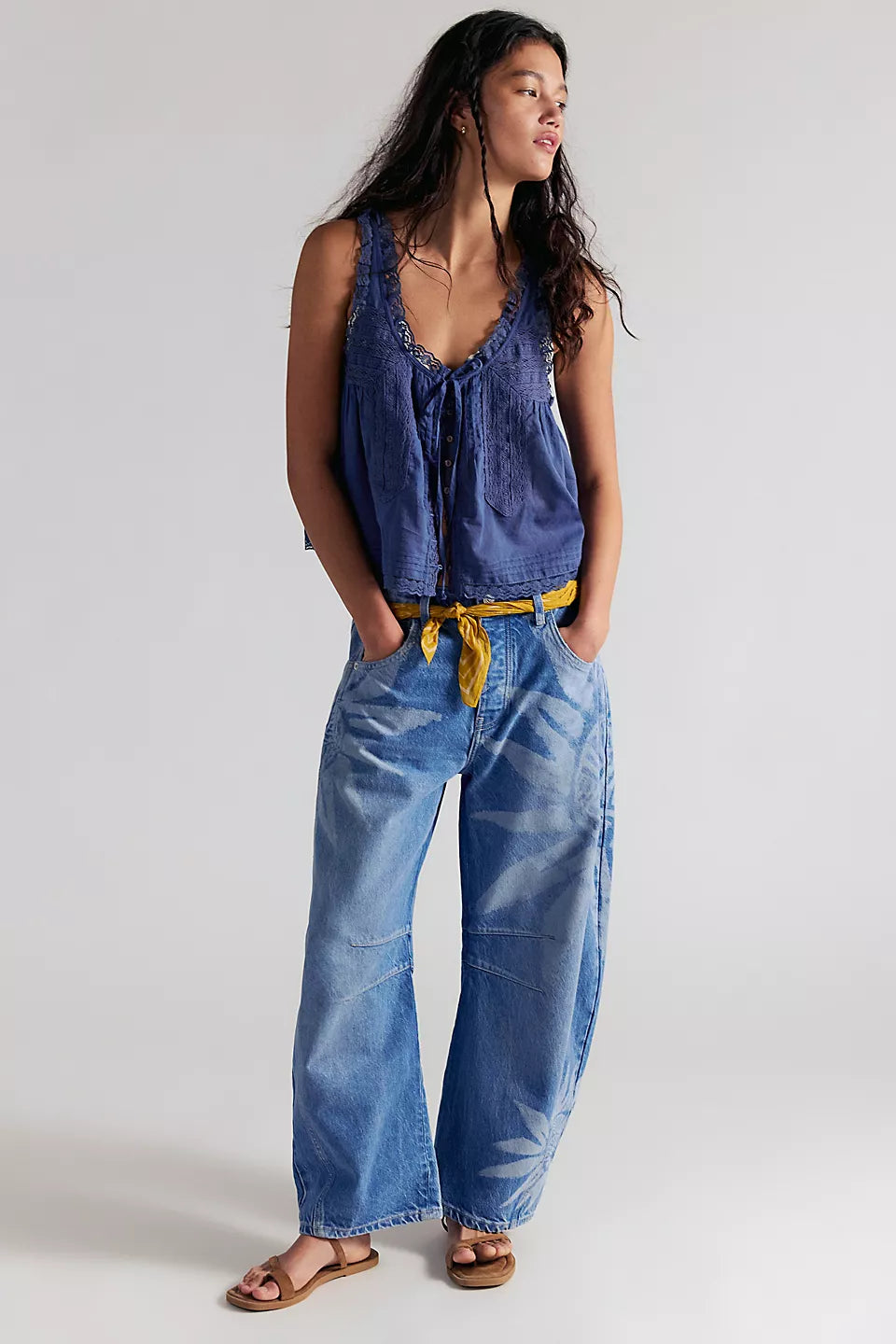 FREE PEOPLE GOOD LUCK PRINTED BARREL JEANS - SUN FADE