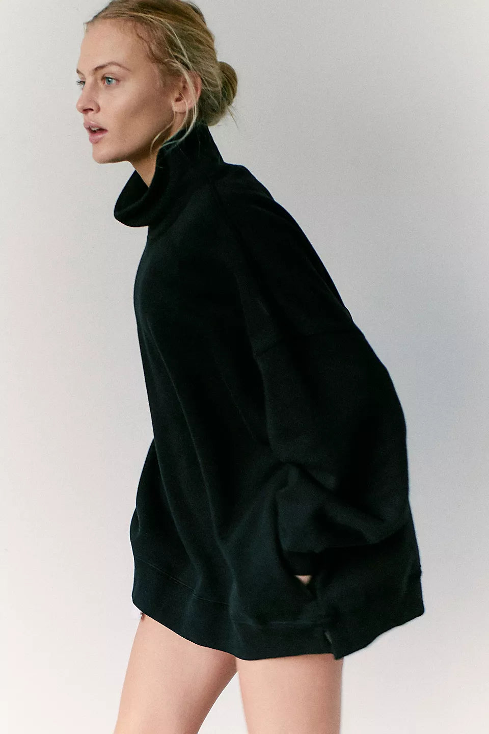 FREE PEOPLE A CUT ABOVE MOCKNECK - BLACK