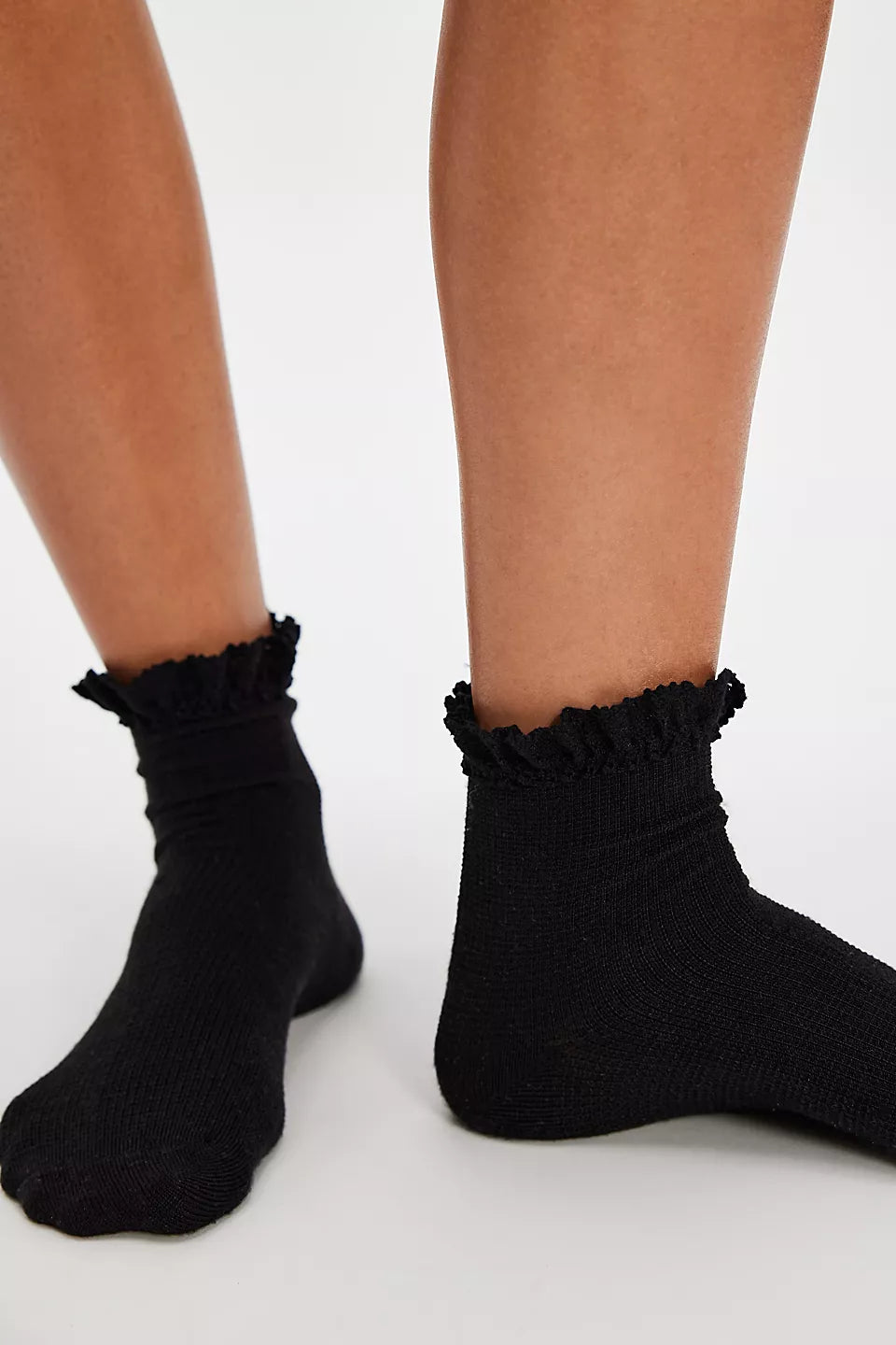 FREE PEOPLE BELOVED WAFFLE ANKLE SOCK - BLACK