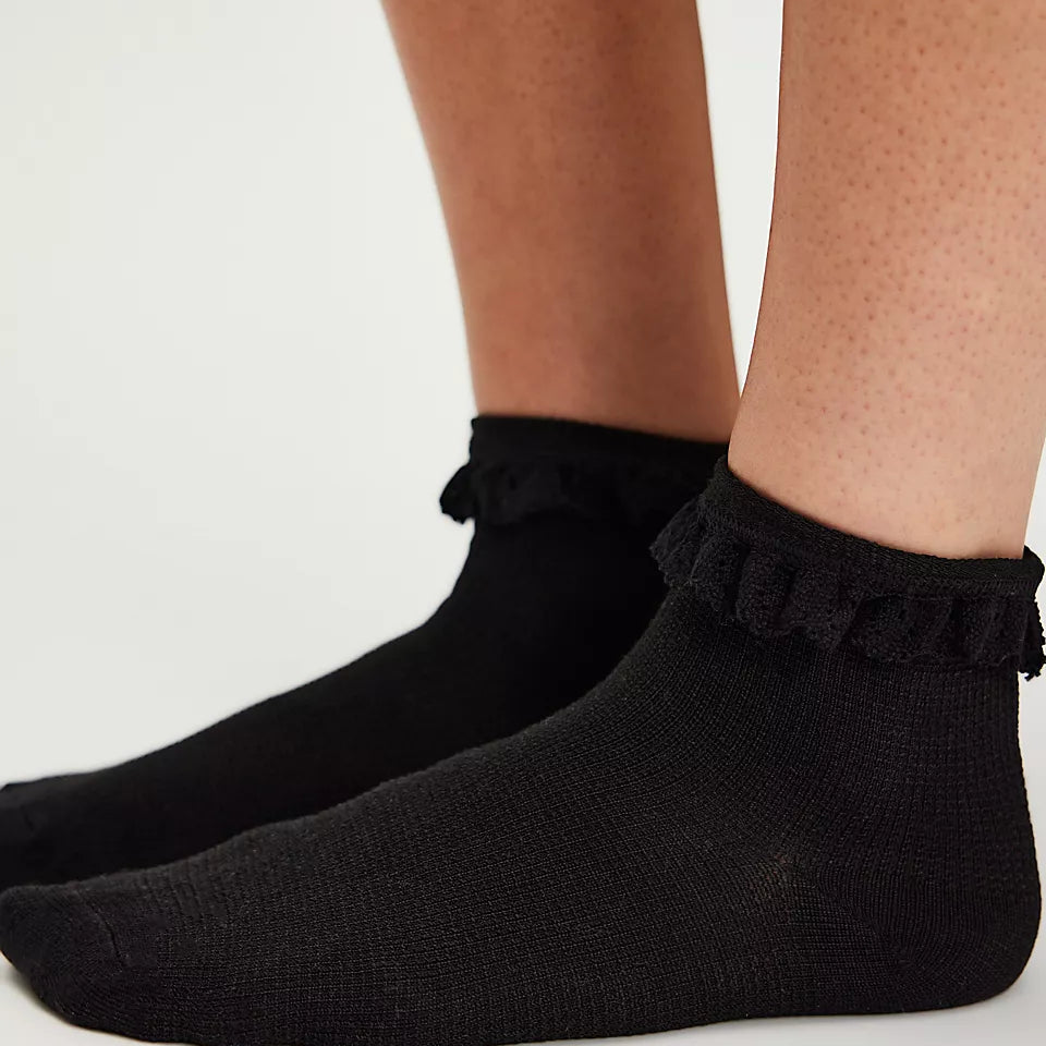 FREE PEOPLE BELOVED WAFFLE ANKLE SOCK - BLACK