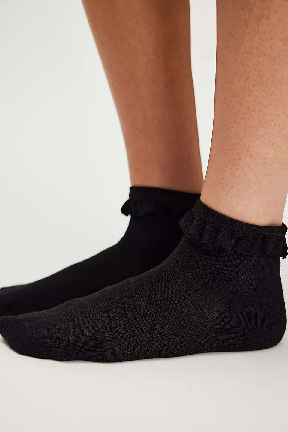 FREE PEOPLE BELOVED WAFFLE ANKLE SOCK - BLACK