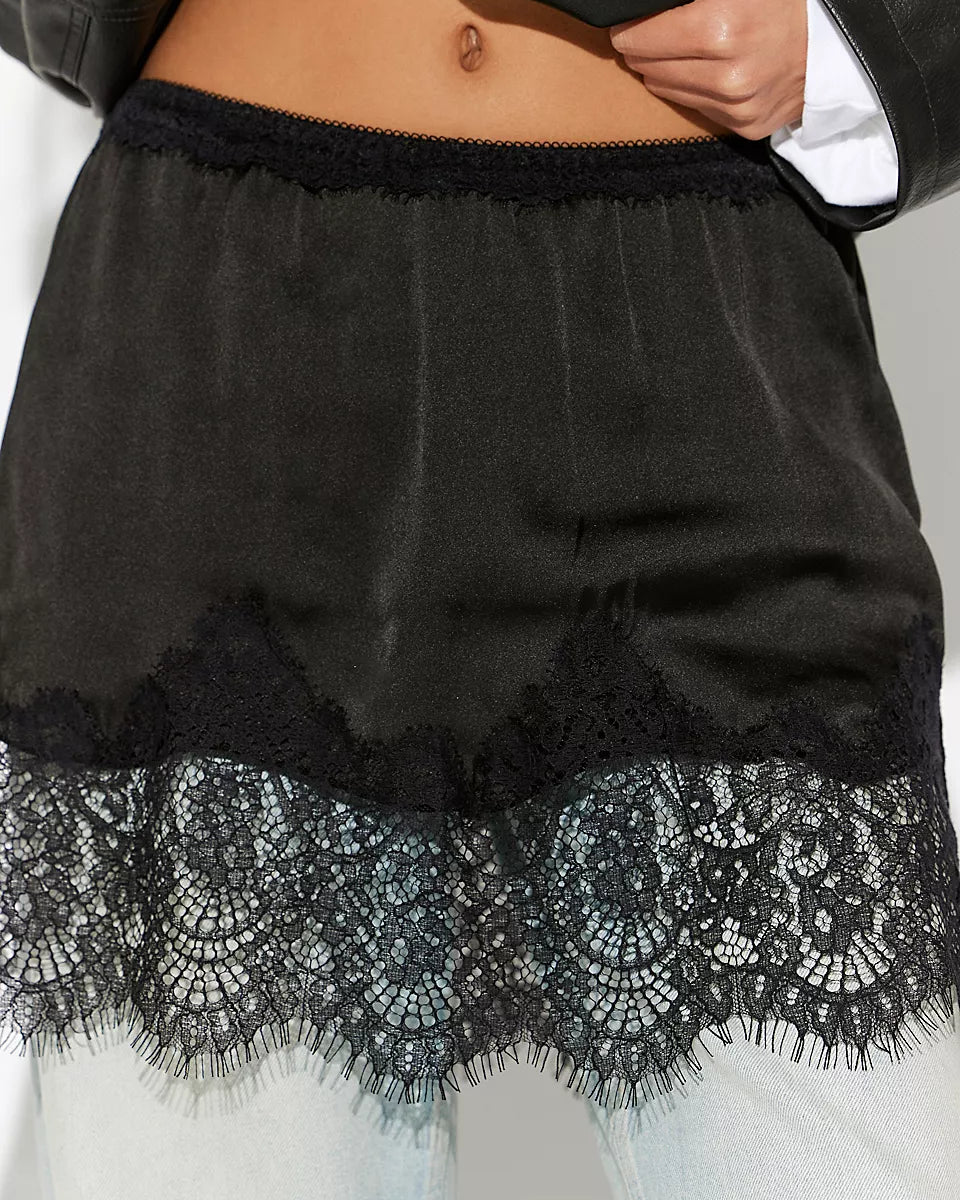FREE PEOPLE MEET IN THE MIDDLE SLIP SKIRT - BLACK