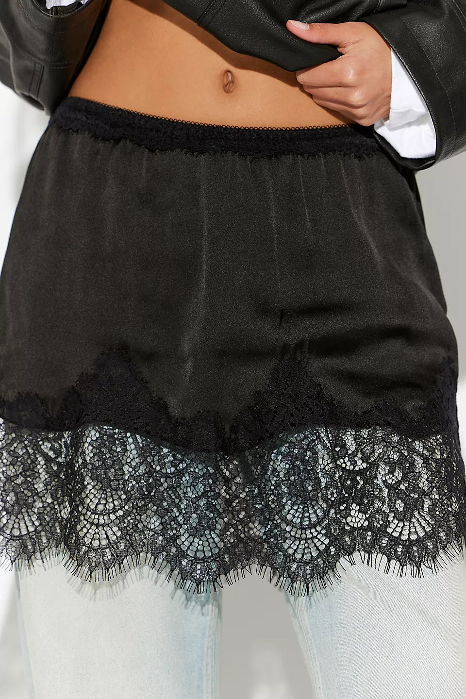 FREE PEOPLE MEET IN THE MIDDLE SLIP SKIRT - BLACK