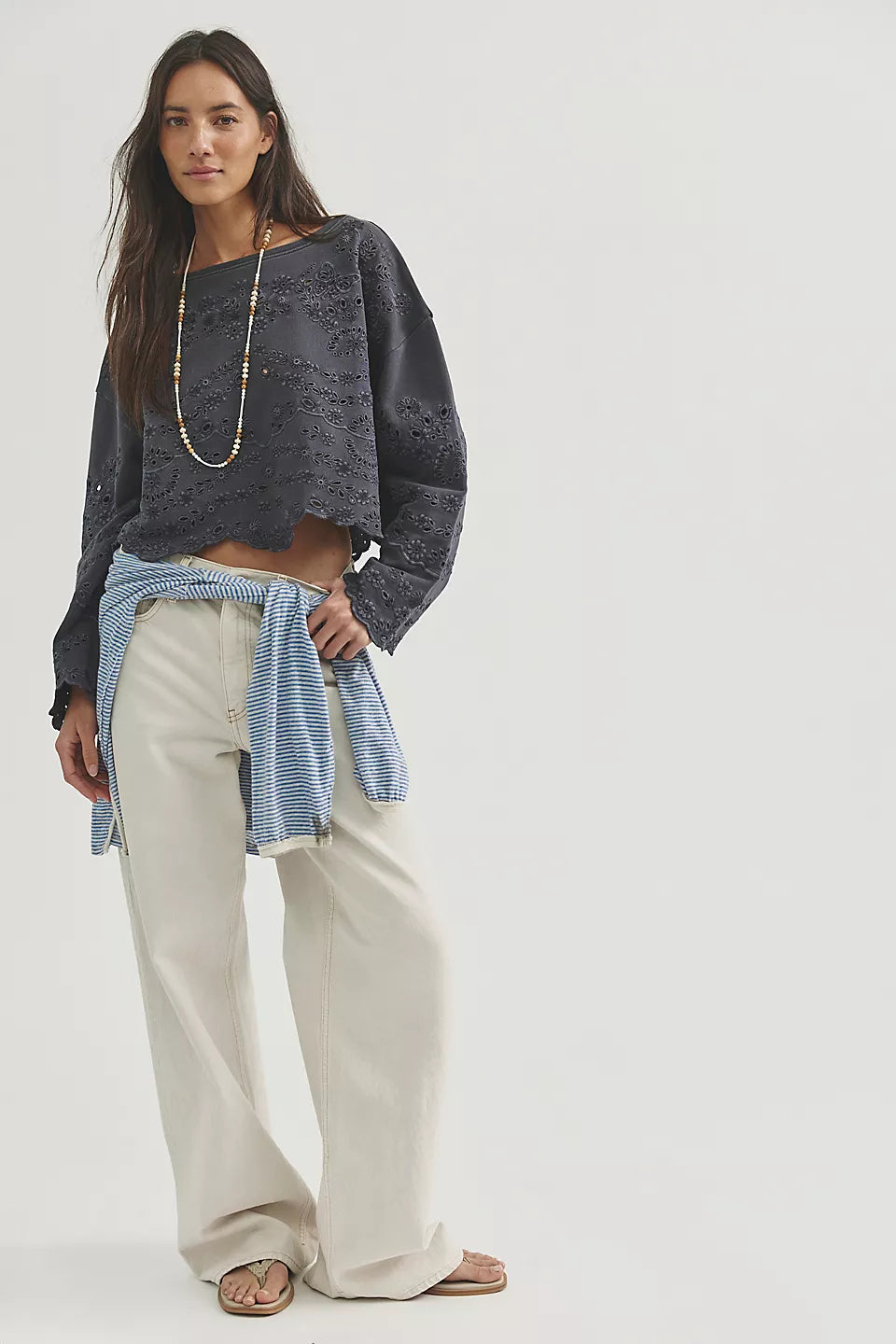 FREE PEOPLE IRIS EMBROIDERED SWEATSHIRT - BLACK