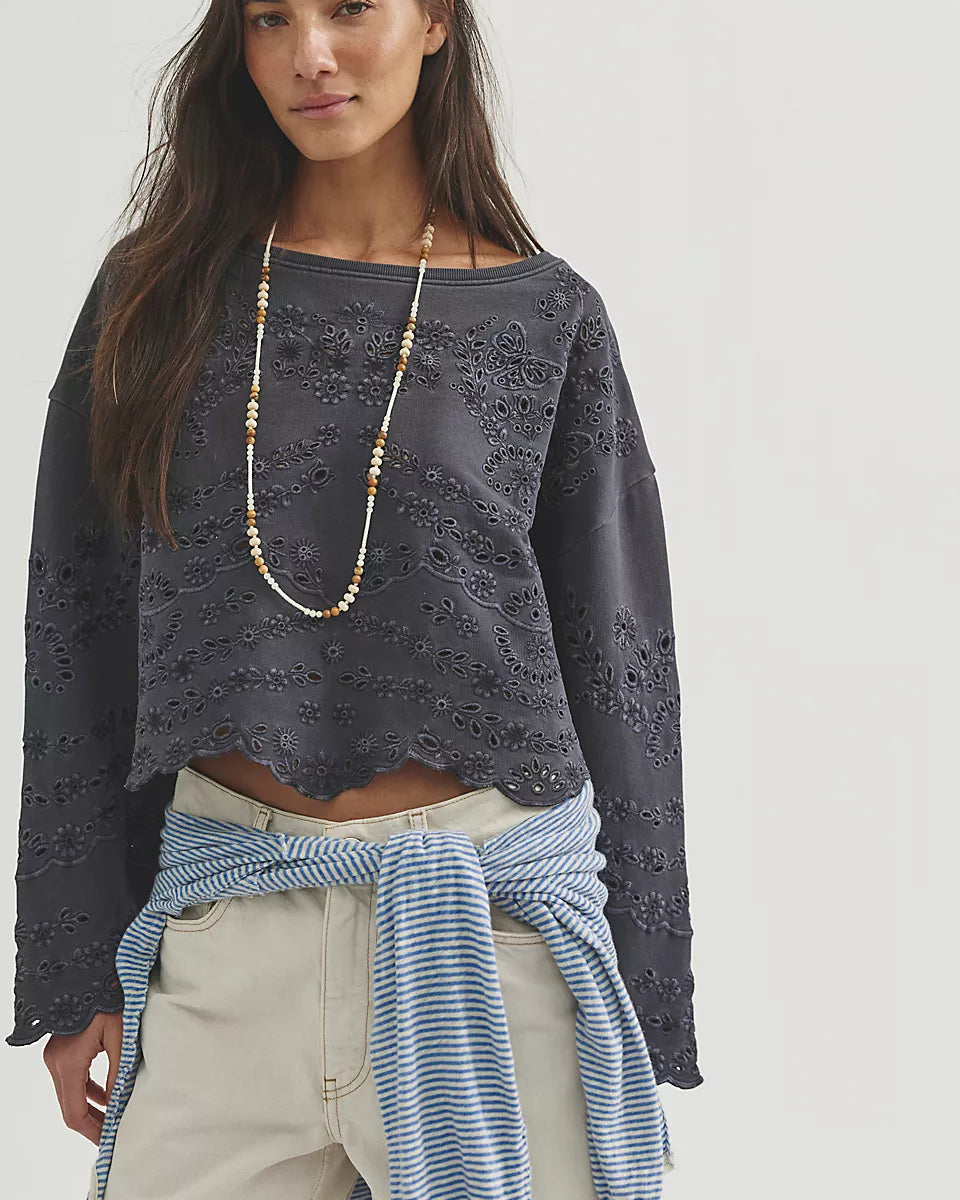 FREE PEOPLE IRIS EMBROIDERED SWEATSHIRT - BLACK